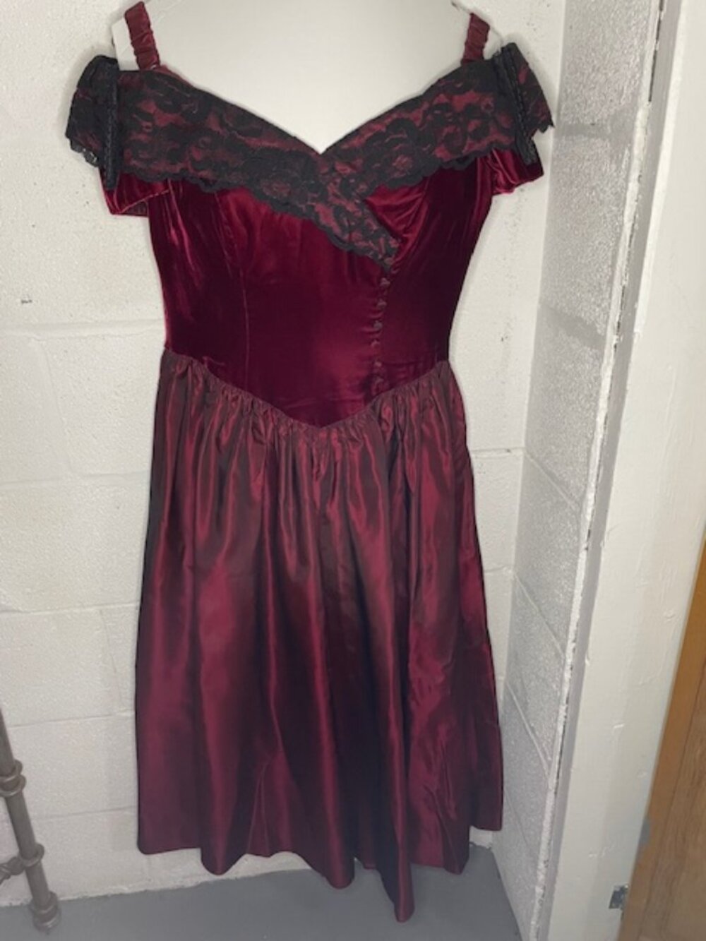 Vintage Lanz Cocktail Dress in Maroon